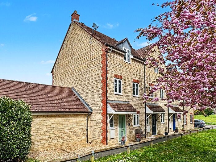 3 Bedroom Semi Detached House For Sale In Farm Piece, Stanford In The Vale, SN7