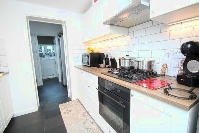 2 Bedroom Semi-Detached House To Rent In Queens Road, Croydon, CR0