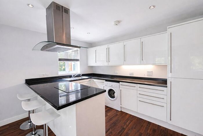 1 Bedroom Apartment To Rent In Bassett Avenue, Southampton, SO16