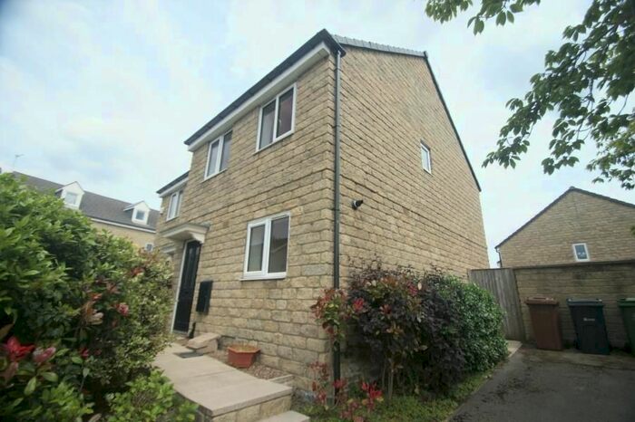 3 Bedroom Semi-Detached House To Rent In Marsh View, Pudsey, LS28