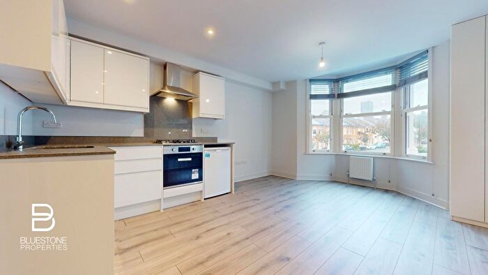 1 Bedroom Flat To Rent In Temple Road, Croydon, CR0