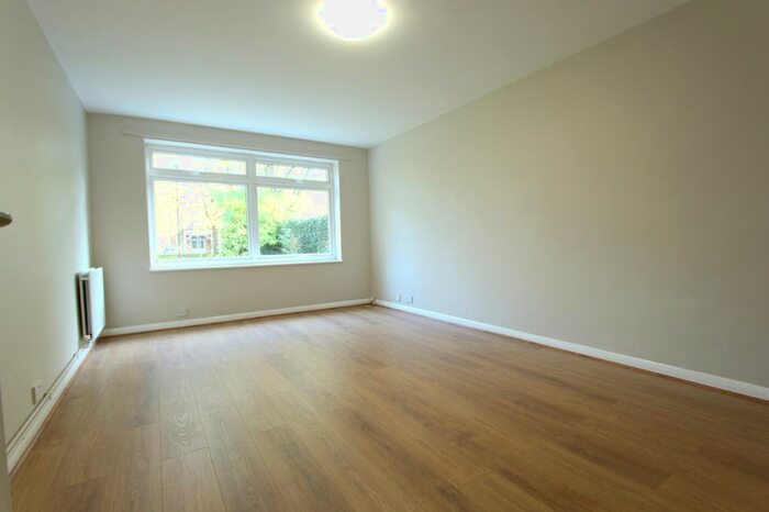 2 Bedroom Flat To Rent In Wellington Road, Enfield, EN1