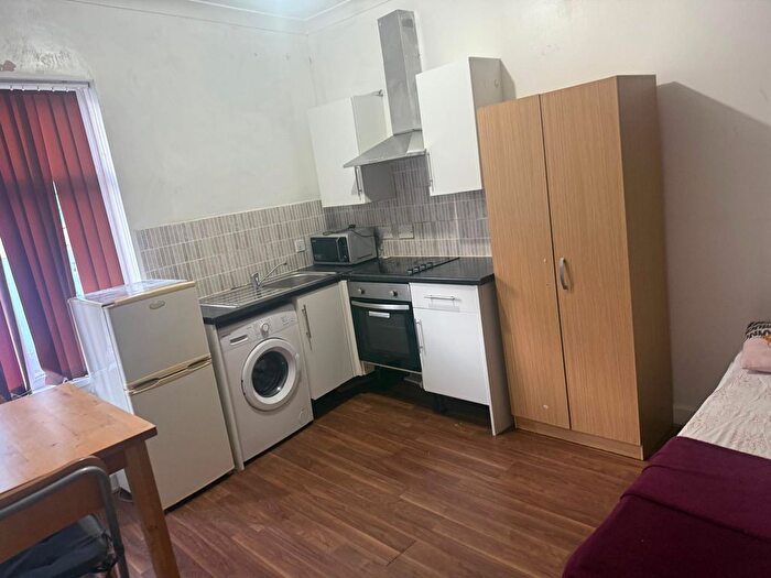 Studio To Rent In Bute Street, Luton, LU1