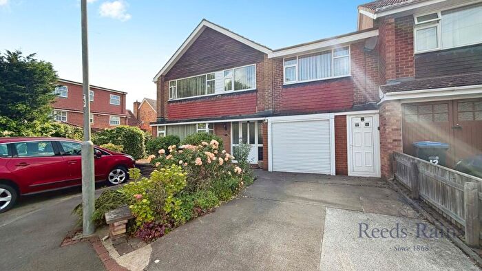 4 Bedroom Semi-Detached House For Sale In Loweswater Avenue, Chester Le Street, Durham, DH2