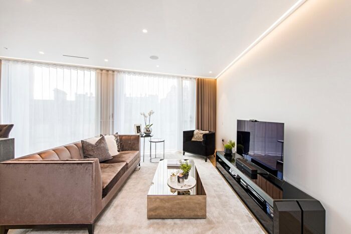 2 Bedroom Flat For Sale In Buckingham Palace Road, London, London, SW1W