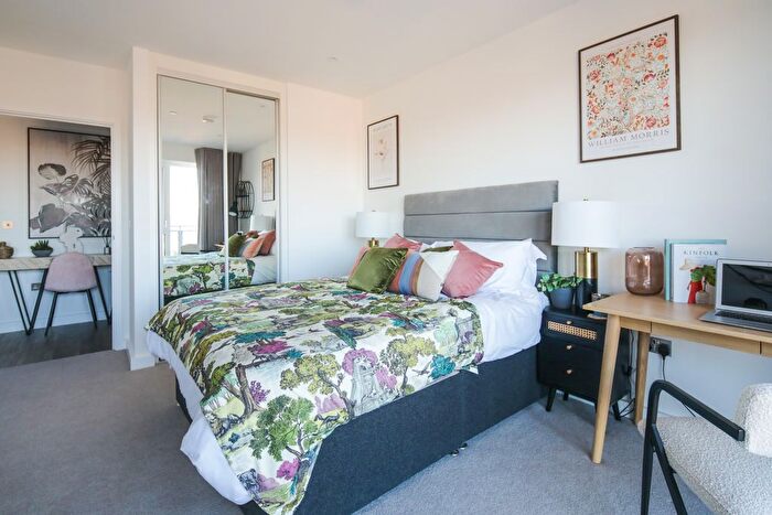 3 Bedroom Flat For Sale In Burnt Oak Broadway, Edgware, HA8