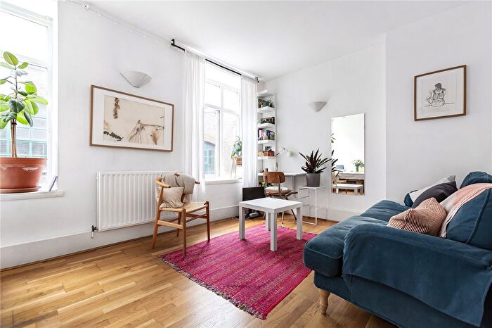 2 Bedroom Flat To Rent In French Place, Shoreditch, London, E1