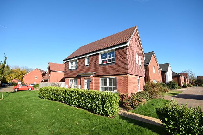 3 Bedroom Detached House To Rent In Wodehouse Close, Emsworth, Hampshire, PO10