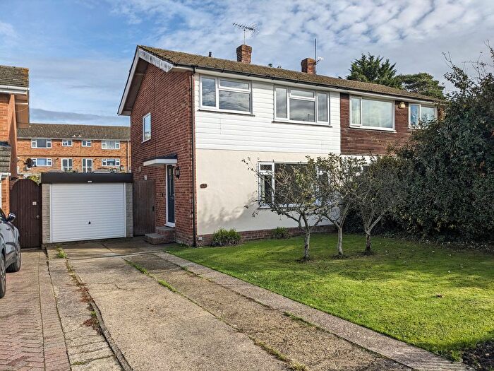 3 Bedroom Semi Detached House To Rent In Usborne Close, Staplehurst, TN12