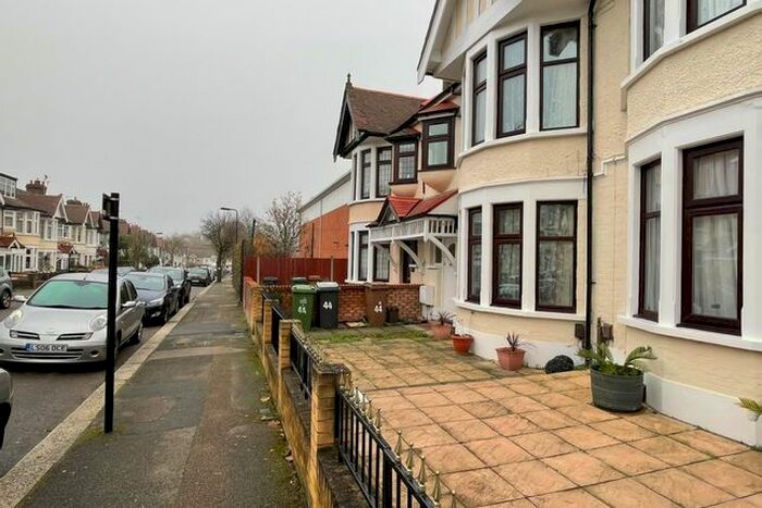 1 Bedroom Flat To Rent In Nottingham Road, London, E10