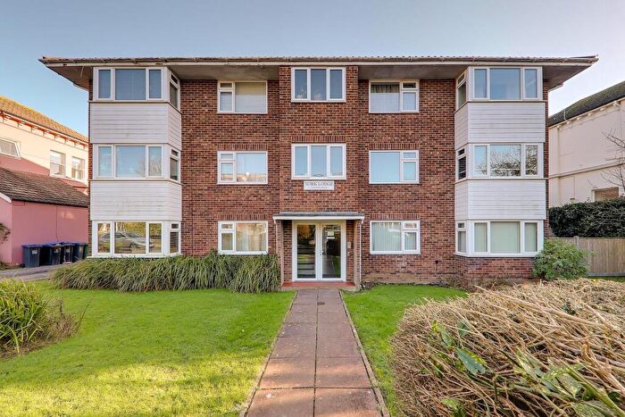 2 Bedroom Flat To Rent In Victoria Road, Worthing, BN11