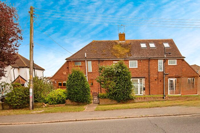 3 Bedroom Semi-Detached House For Sale In Avery Way, Allhallows, Rochester, Kent, ME3