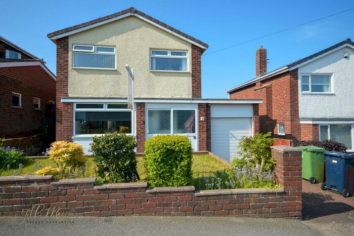 3 Bedroom Detached House To Rent In Manor Park, NE37