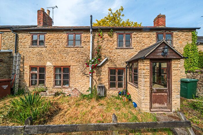 2 Bedroom Cottage For Sale In Chapel Row, Souldern, OX27