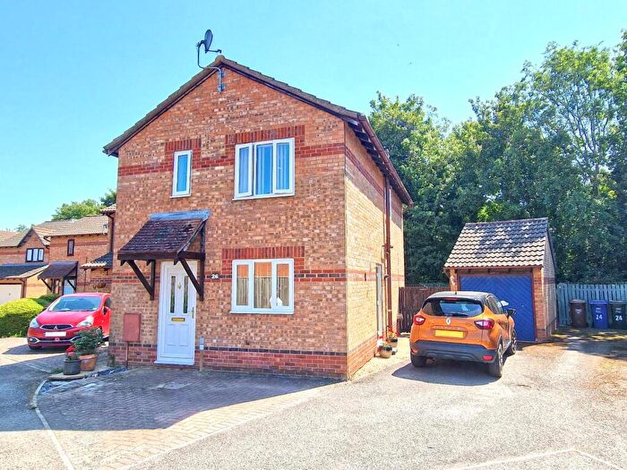 3 Bedroom Detached House For Sale In The Magnolias, Bicester, OX26