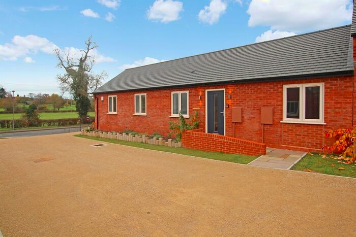 2 Bedroom Bungalow For Sale In Astwood Lane, Feckenham, Redditch B96