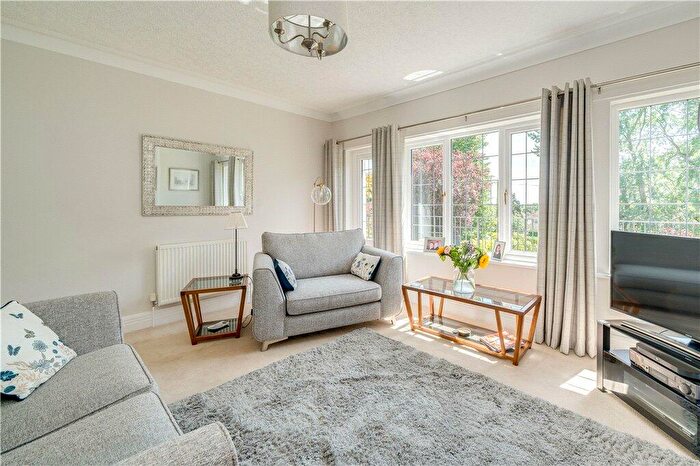 2 Bedroom Apartment For Sale In St. Helens Lane, Leeds, West Yorkshire, LS16