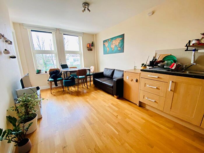1 Bedroom Flat To Rent In Stapleton Hall Road, Finsbury Park, N4