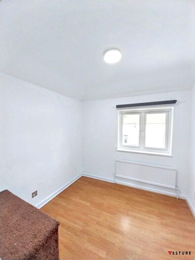 3 Bedroom Semi-Detached House To Rent In Austin Waye, Uxbridge, UB8