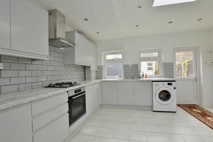 5 Bedroom End Of Terrace House To Rent In Barking Road, Plaistow, London, E13