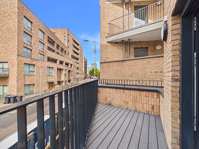 2 Bedroom Flat To Rent In King Edwards Road, Barking, IG11