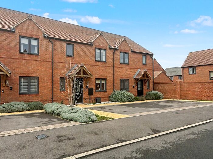 3 Bedroom Terraced House For Sale In Jenkins Close, Blunsdon, Swindon, SN26