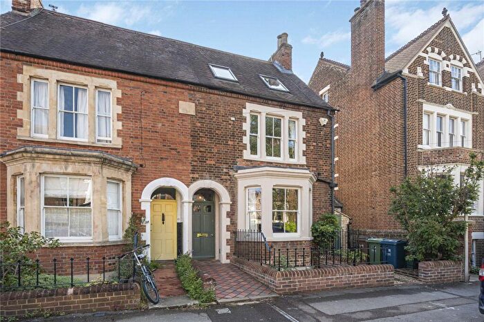 3 Bedroom Semi-Detached House For Sale In Southmoor Road, Walton Manor, OX2