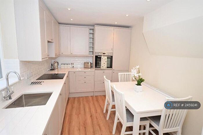 2 Bedroom Semi-Detached House To Rent In West Parade, Lincoln, LN1