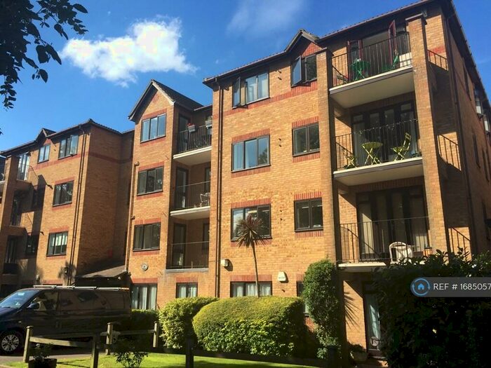 1 Bedroom Flat To Rent In Balmoral Court, Beckenham, BR3
