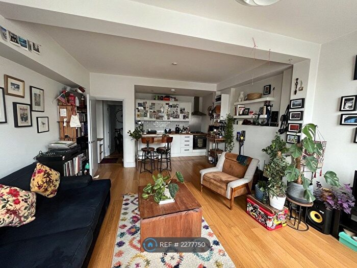 2 Bedroom Flat To Rent In Denmark Hill, London, SE5