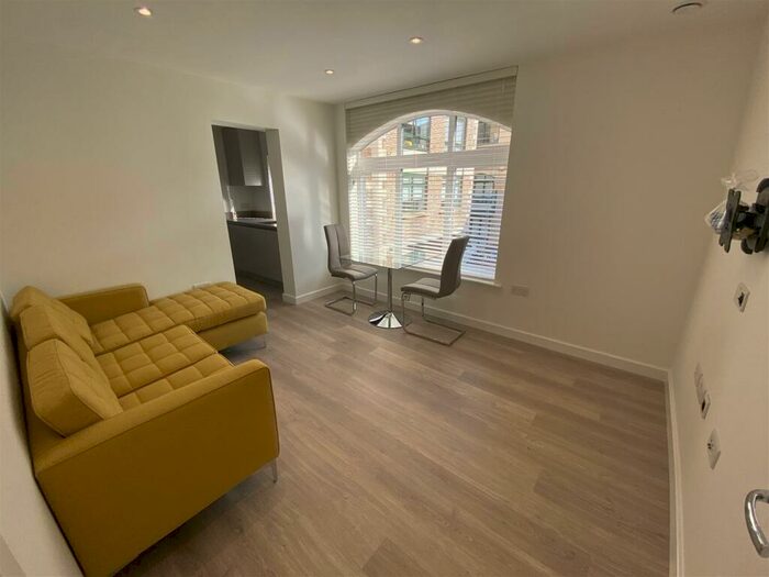 1 Bedroom Apartment To Rent In Clifton Court, Corner Hall, Hemel Hempstead, HP3