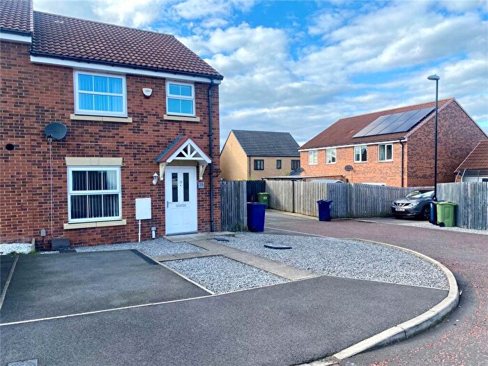 3 Bedroom Semi Detached House For Sale In Goldfinch Road, Easington Lane, Sunderland, DH5