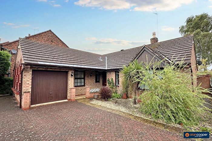 3 Bedroom Detached Bungalow For Sale In Dawlish Close, Horeston Grange, Nuneaton, CV11