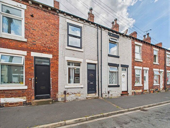2 Bedroom Terraced House To Rent In Bowman Street, Wakefield, WF1