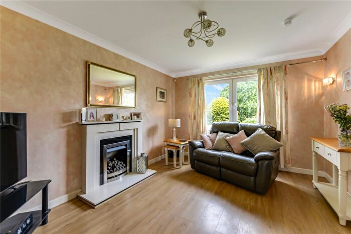 4 Bedroom Detached House For Sale In Bankton Avenue, Livingston, West Lothian, EH54
