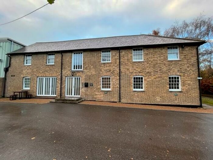 2 Bedroom Flat To Rent In Bull Lane, Newington, ME9