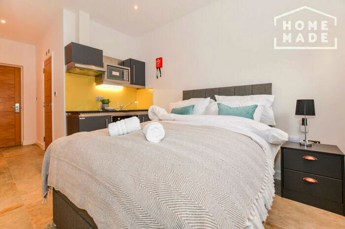 Studio To Rent In Clare Hall Manor, Hertfordshire, EN6