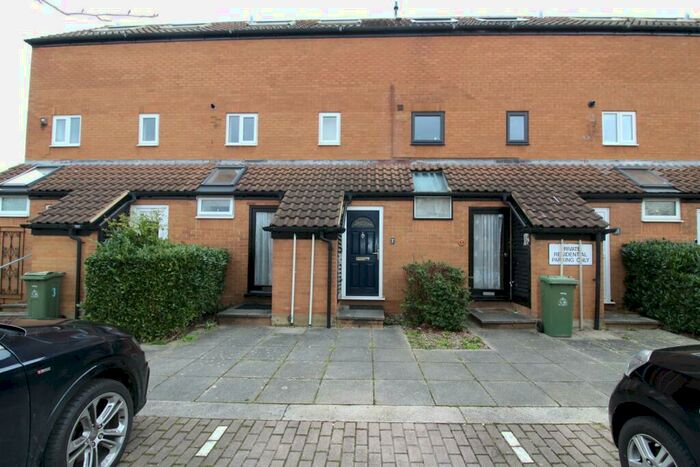1 Bedroom Maisonette To Rent In North Th Street, Milton Keynes, MK9