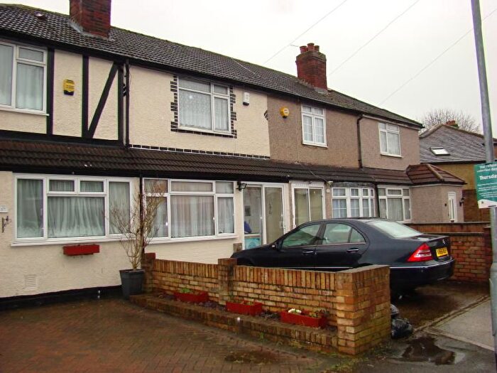 2 Bedroom Detached House To Rent In Fredora Avenue, Hayes, Middlesex, UB4