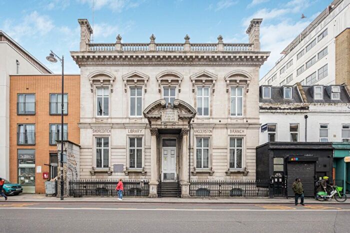 2 Bedroom Duplex To Rent In Kingsland Road, London, E2