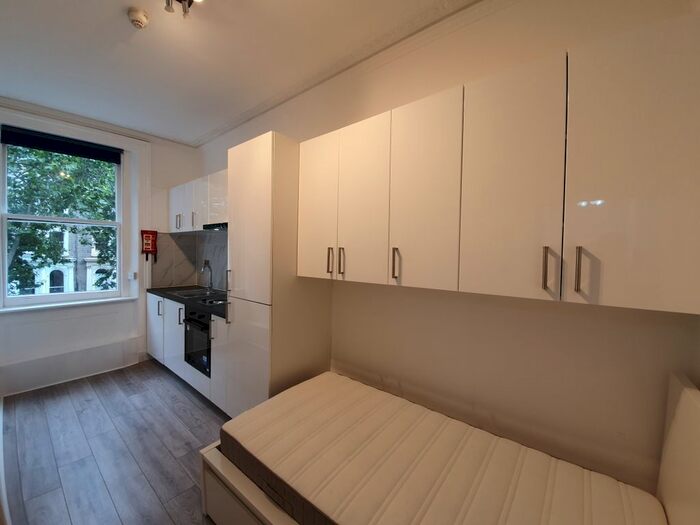 Studio To Rent In Beaufort Gardens, London, SW3