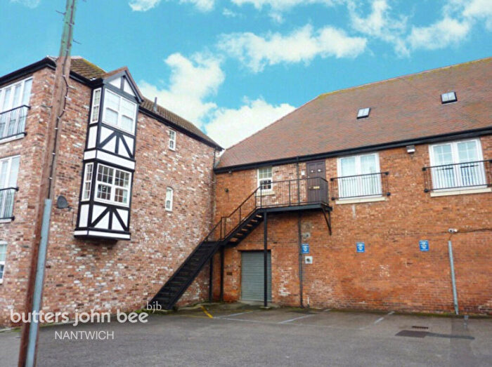 2 Bedroom Apartment For Sale In Kensington Court, Nantwich, CW5