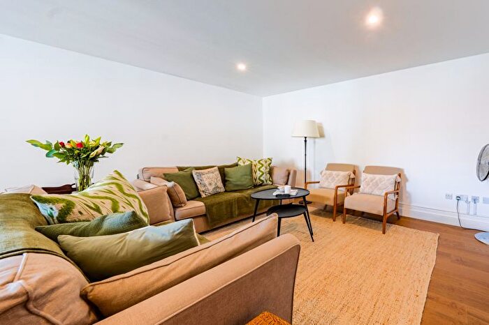 2 Bedroom Flat To Rent In Brewhouse Lane, London, SW15