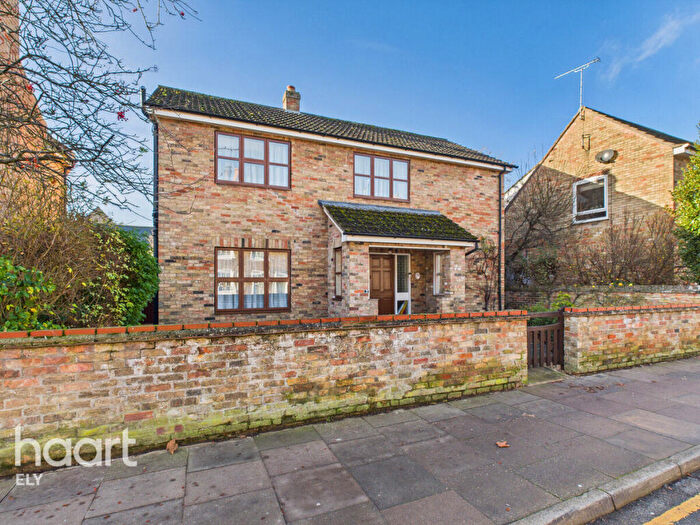 3 Bedroom Detached House For Sale In Waterside, Ely, CB7