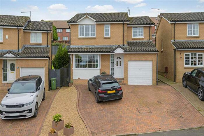 4 Bedroom Detached House For Sale In Braes View, FK1