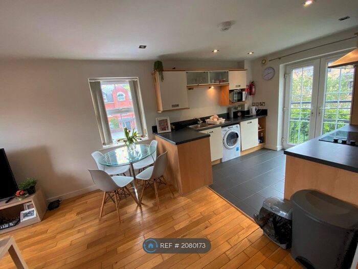 2 Bedroom Flat To Rent In The Junxion, Leeds, LS5