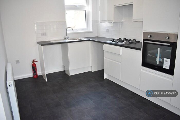 2 Bedroom Flat To Rent In London Road, Westcliff-On-Sea, SS0