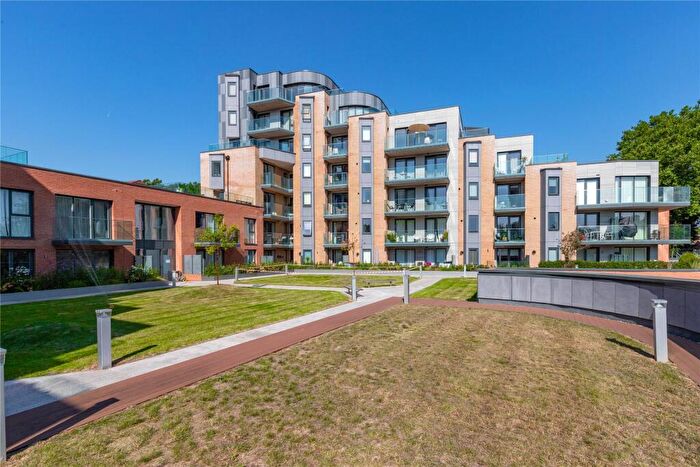 2 Bedroom Apartment To Rent In Riverside View, - Berkeley Avenue, Reading, Berkshire, RG1