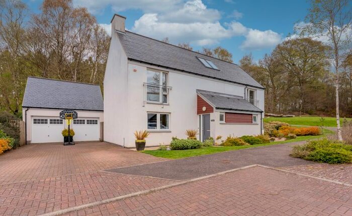 4 Bedroom Detached House For Sale In Robertson Way, Callander, FK17