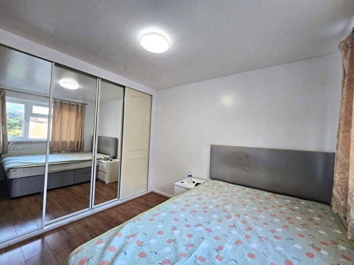 5 Bedroom End Of Terrace House To Rent In Crane Close, Dagenham, RM10